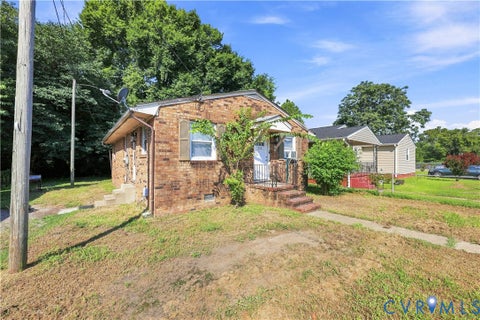 Tiny photo for 326 N Old Church Street, Petersburg, VA 23803 (MLS # 2623924)