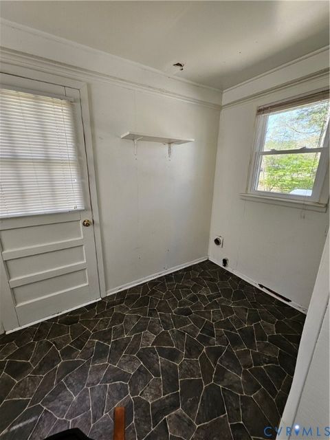 Tiny photo for 203 N Amelia Avenue, Blackstone, VA 23824 (MLS # 2609301)