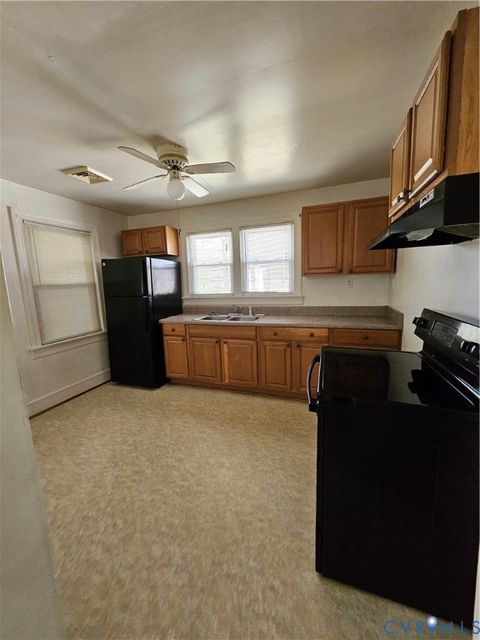 Tiny photo for 203 N Amelia Avenue, Blackstone, VA 23824 (MLS # 2609301)