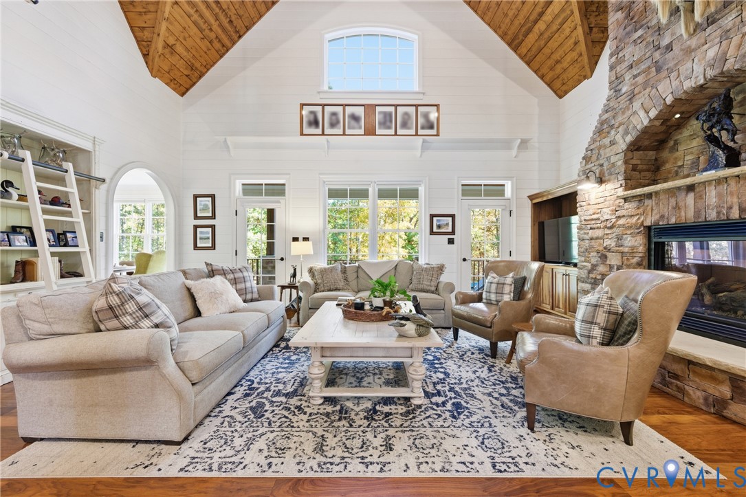 1630 Fallen Timber Trail