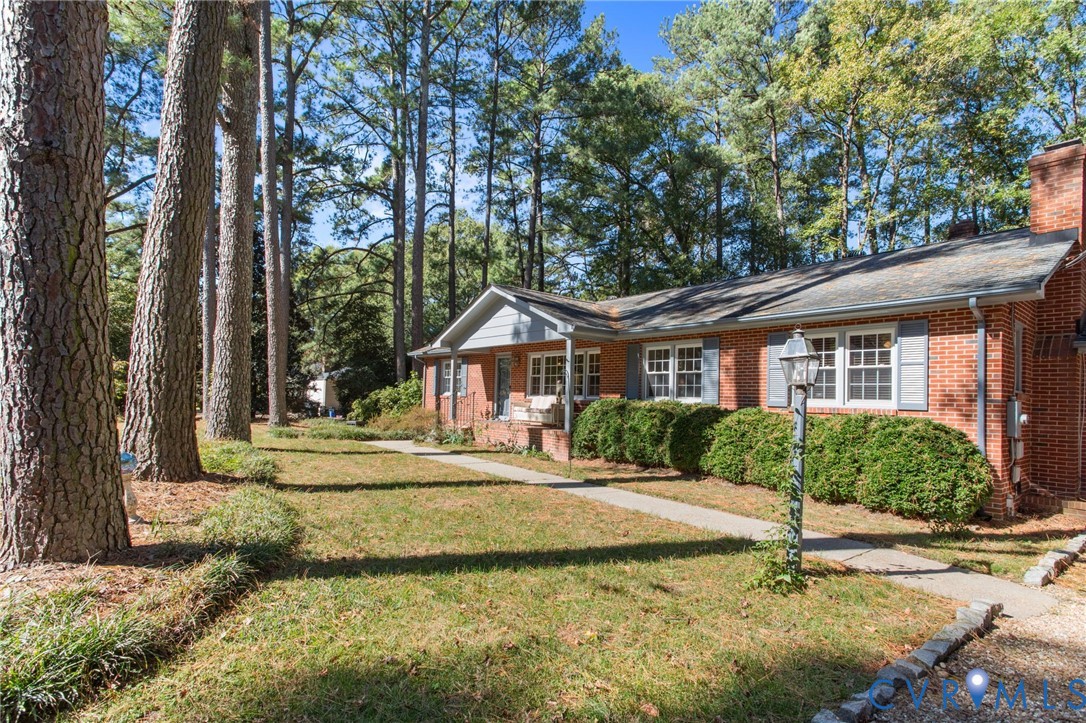 1637 Forest Glenn Circle
