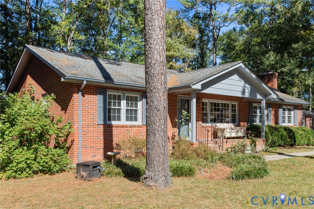 1637 Forest Glenn Circle