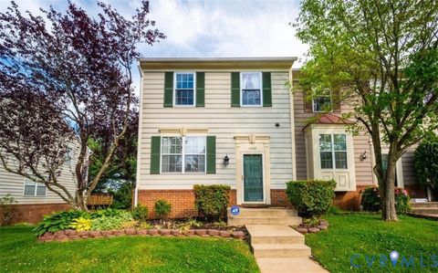 Photo of 15069 Ardmore Loop, Woodbridge, VA 22193 (MLS # 2617330)