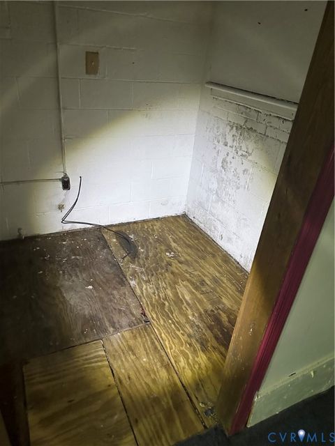 Tiny photo for 650 S Jones Street, Petersburg, VA 23803 (MLS # 2533541)