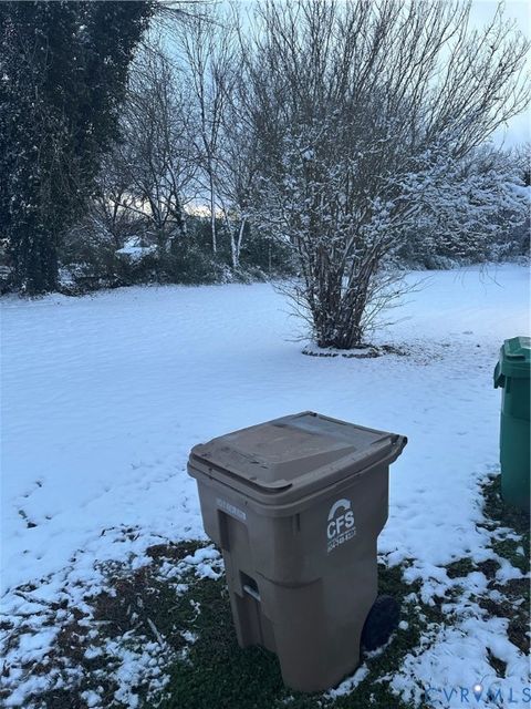 Tiny photo for 650 S Jones Street, Petersburg, VA 23803 (MLS # 2533541)