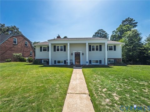 Photo of 202 Nottingham Drive, Colonial Heights, VA 23834 (MLS # 2617878)