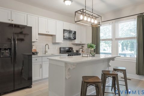 Tiny photo for 808 N 35th Street, Richmond, VA 23223 (MLS # 2610640)