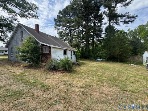 Tiny photo for 303 Purdy Road, Emporia, VA 23847 (MLS # 2613914)