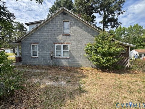 Tiny photo for 303 Purdy Road, Emporia, VA 23847 (MLS # 2613914)