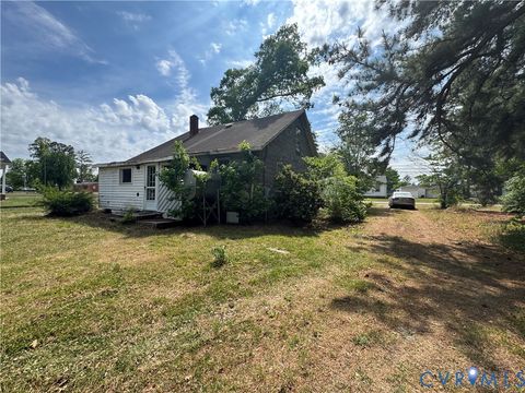 Tiny photo for 303 Purdy Road, Emporia, VA 23847 (MLS # 2613914)