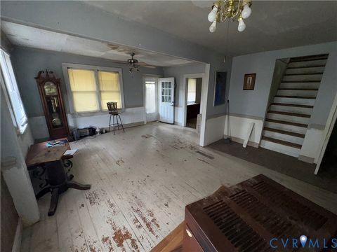 Tiny photo for 303 Purdy Road, Emporia, VA 23847 (MLS # 2613914)