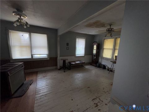 Tiny photo for 303 Purdy Road, Emporia, VA 23847 (MLS # 2613914)