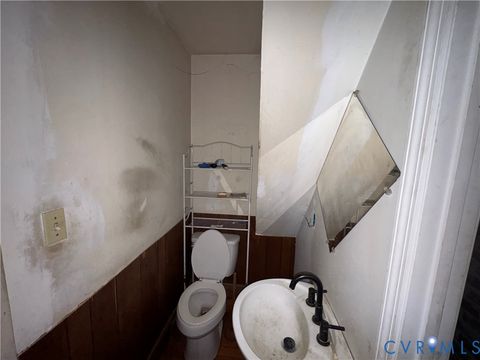 Tiny photo for 303 Purdy Road, Emporia, VA 23847 (MLS # 2613914)