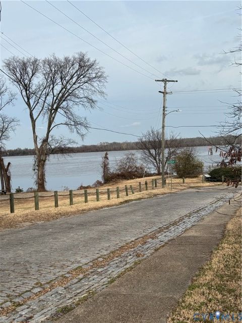 Tiny photo for 403 Spruance Street, Hopewell, VA 23860 (MLS # 2600167)