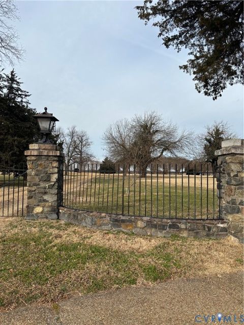 Tiny photo for 403 Spruance Street, Hopewell, VA 23860 (MLS # 2600167)