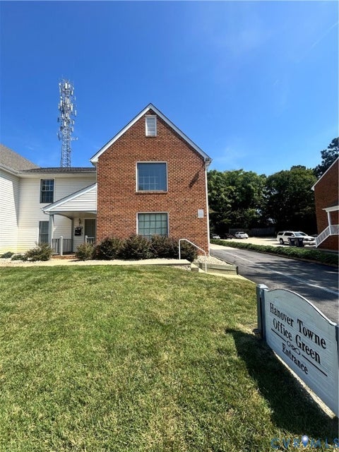 Photo of 7266 Hanover Green Drive, Hanover, VA 23111 (MLS # 2625113)