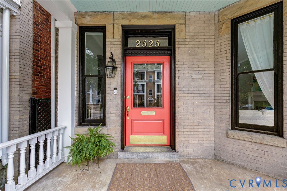 2525 W Grace Street