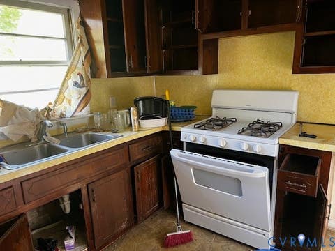 Tiny photo for 565 Town Bridge Road, Saluda, VA 23149 (MLS # 2622213)
