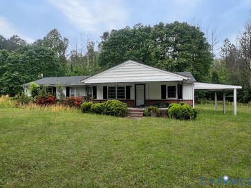 565 Town Bridge Road Saluda VA 23149