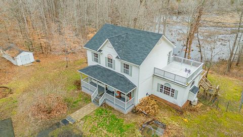 Photo of 569 Lake Drive, Tappahannock, VA 22560 (MLS # 2401999)