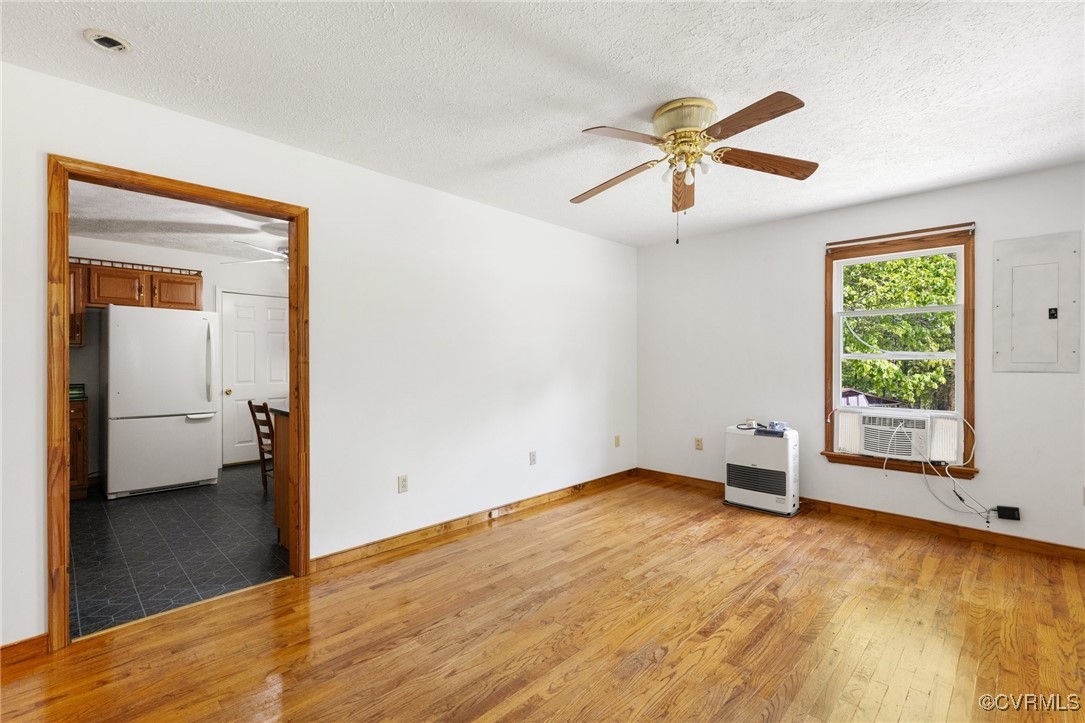 Cumberland, Virginia 23040, United States, 2 Bedrooms Bedrooms, ,1 BathroomBathrooms,Residential,Pending,117073