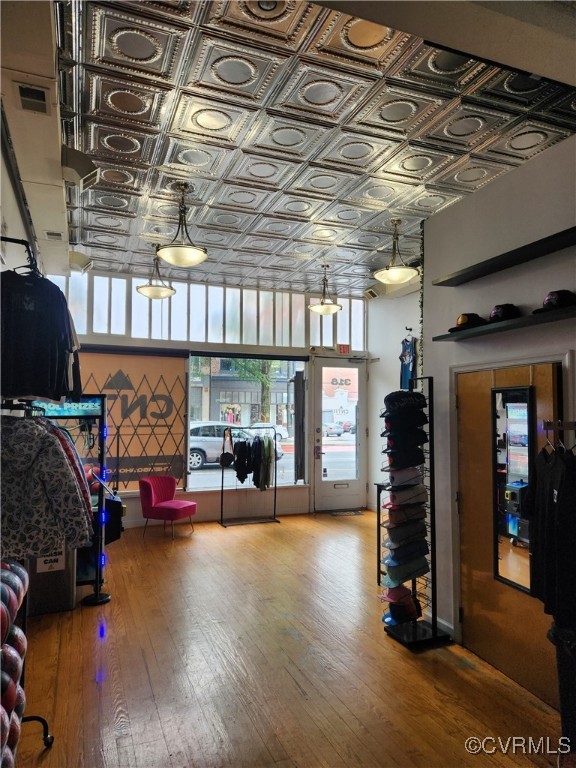 318 W Broad Street