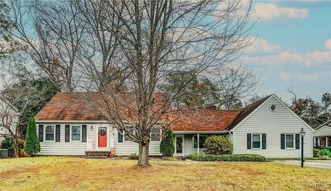 A home in Colonial Heights