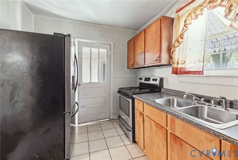 Tiny photo for 654 Confederate Avenue, Petersburg, VA 23803 (MLS # 2625467)