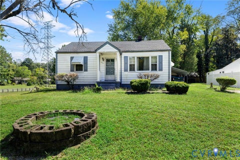 Tiny photo for 654 Confederate Avenue, Petersburg, VA 23803 (MLS # 2625467)