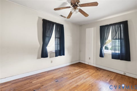Tiny photo for 654 Confederate Avenue, Petersburg, VA 23803 (MLS # 2625467)