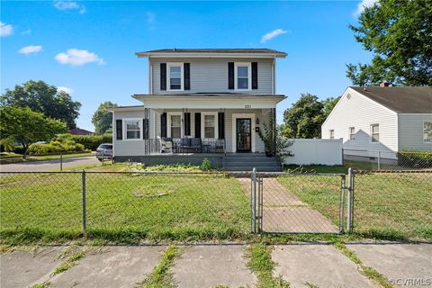 A home in Colonial Heights