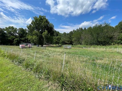 Tiny photo for 1 Deer Run Road, Blackstone, VA 23824 (MLS # 2619111)