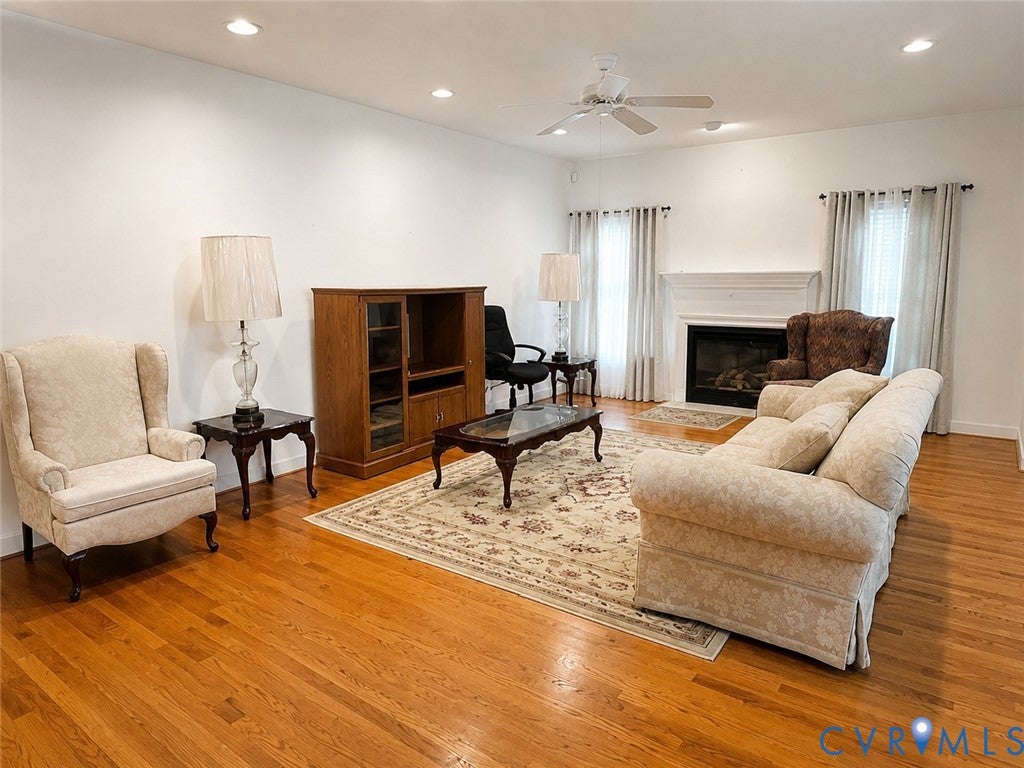 5513 Lakemere Drive