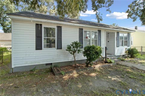 Tiny photo for 403 Boggart Street, Franklin, VA 23851 (MLS # 2621068)