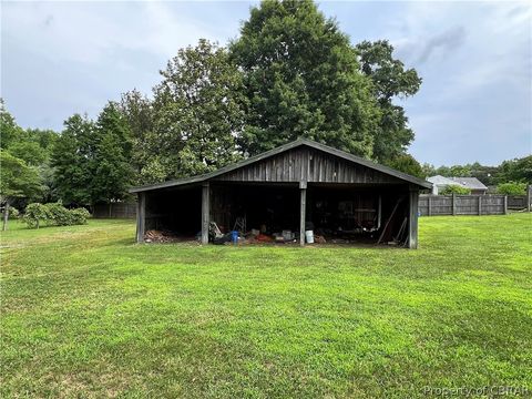 A home in Saluda