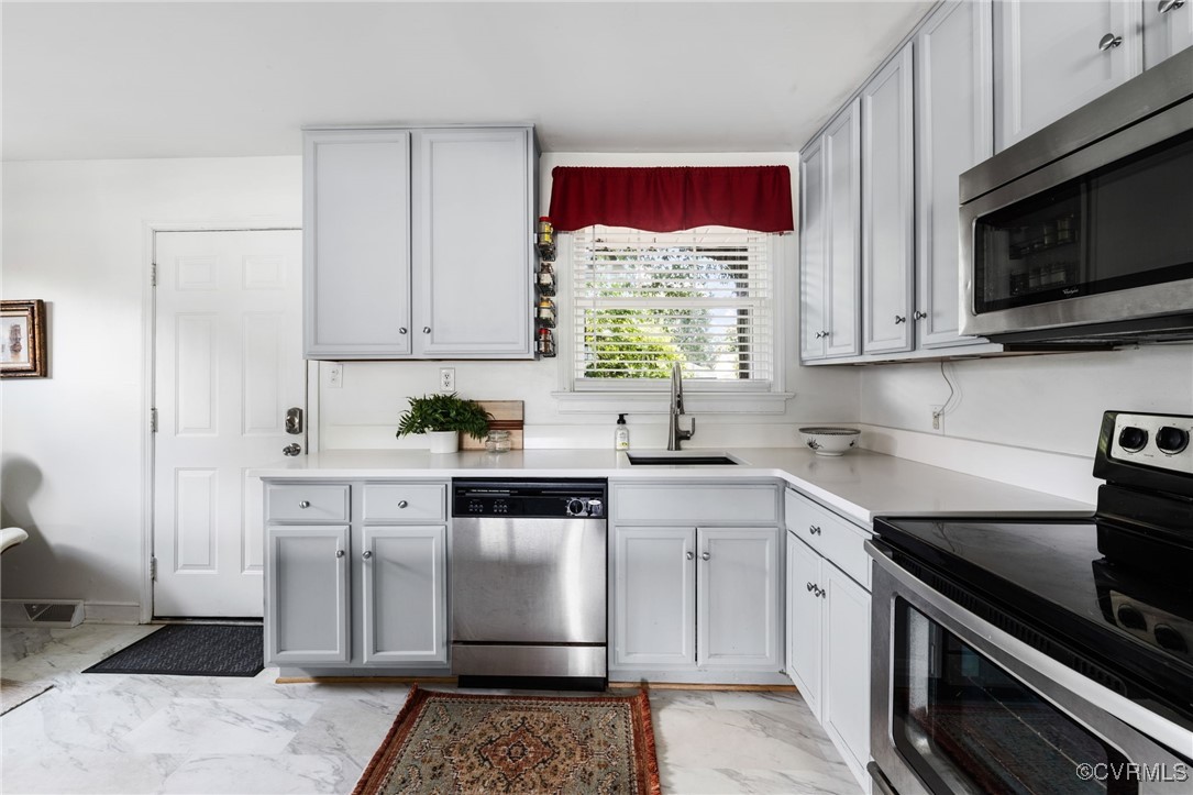 Henrico, Virginia 23230, United States, 3 Bedrooms Bedrooms, ,1 BathroomBathrooms,Residential,Active,178423