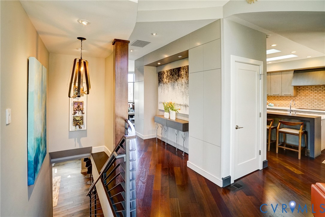 4902 Riverside Drive