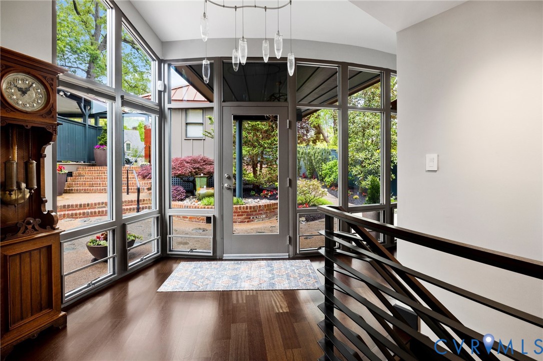 4902 Riverside Drive