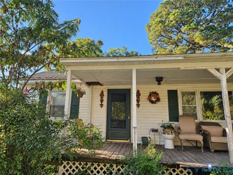 Photo of 15022 George Wash Memorial Highway, Saluda, VA 23149 (MLS # 2628136)