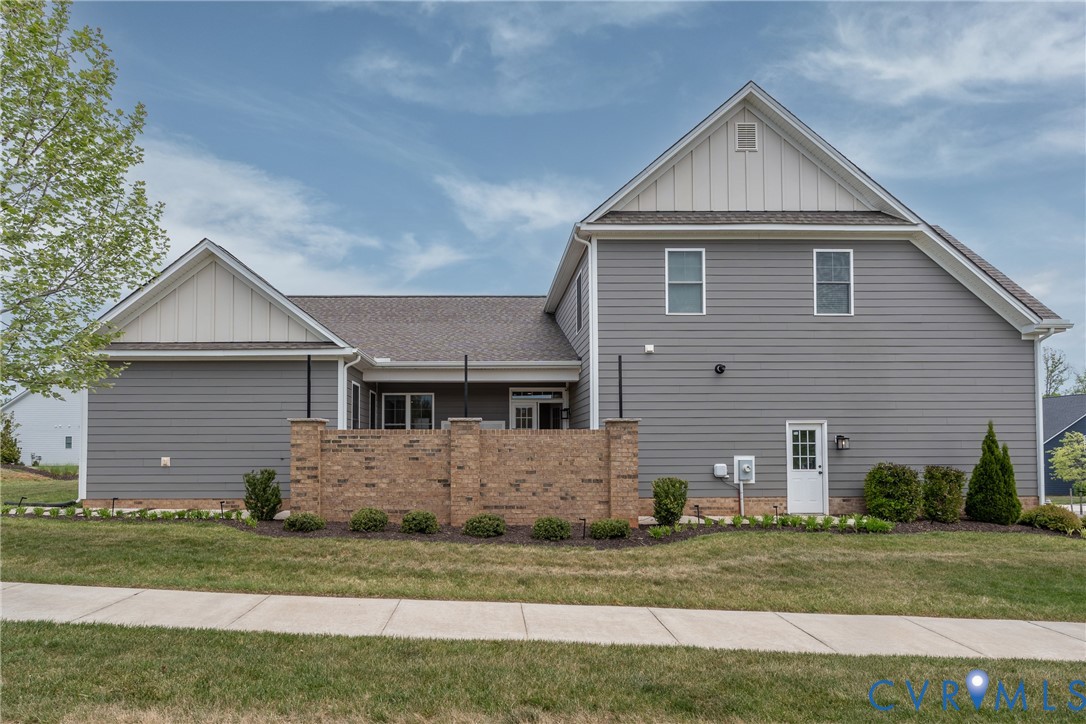 12400 N Crossing Drive