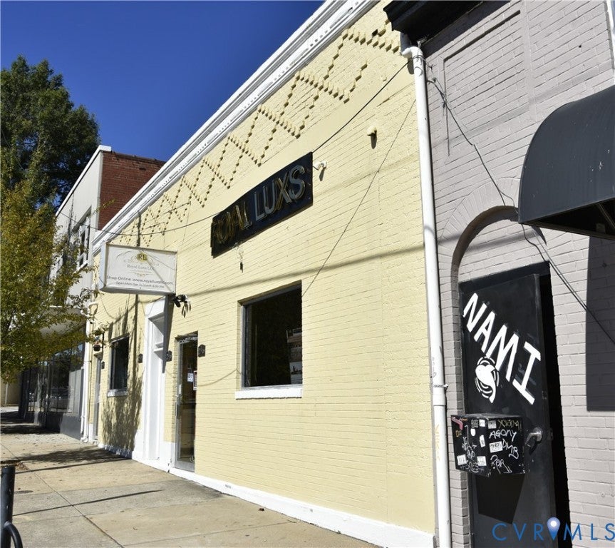 214-216 E Main Street