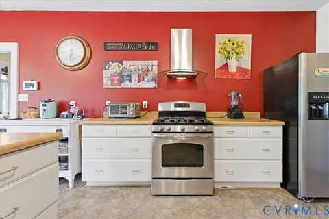 Tiny photo for 801 North Avenue, Hopewell, VA 23860 (MLS # 2613068)