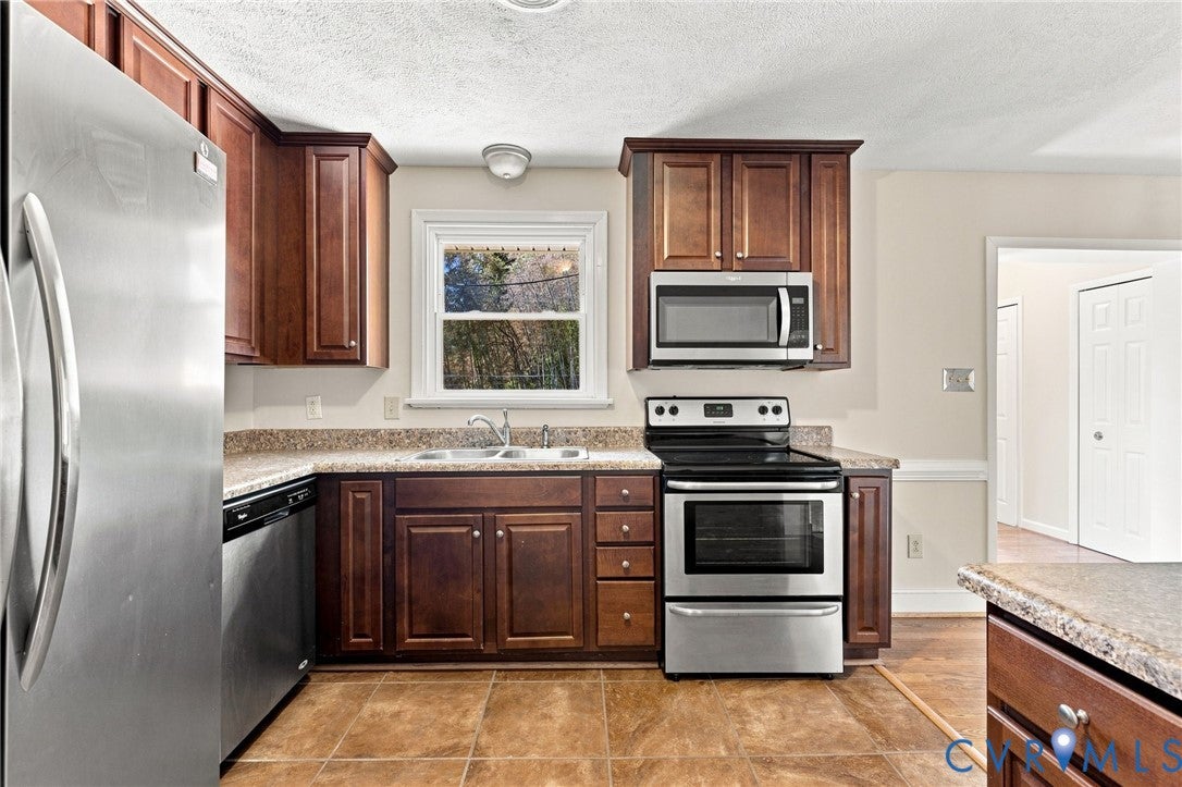 8102 Chipplegate Drive