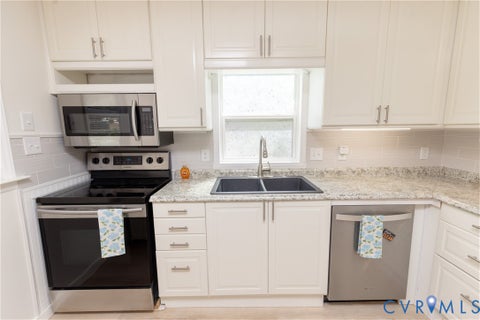 Tiny photo for 8611 Sunset Knoll Road, North Chesterfield, VA 23237 (MLS # 2614235)