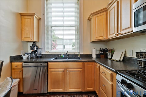 Tiny photo for 2021 North Avenue, Richmond, VA 23222 (MLS # 2626778)