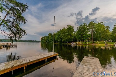 Tiny photo for 20 LAKE CAROLINE DRIVE Dr, Ruther Glen, VA 22546 (MLS # 2600132)