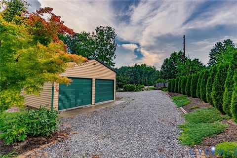 Tiny photo for 20 LAKE CAROLINE DRIVE Dr, Ruther Glen, VA 22546 (MLS # 2600132)