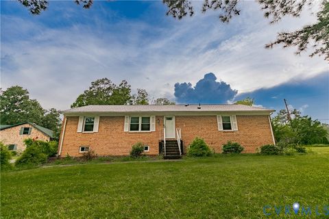 Tiny photo for 20 LAKE CAROLINE DRIVE Dr, Ruther Glen, VA 22546 (MLS # 2600132)