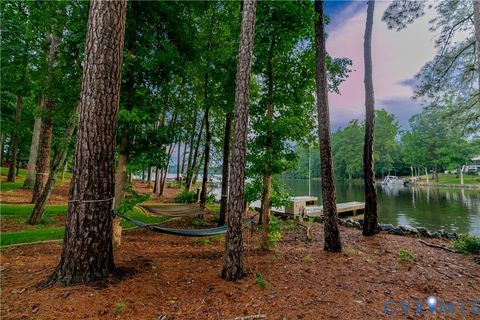 Tiny photo for 20 LAKE CAROLINE DRIVE Dr, Ruther Glen, VA 22546 (MLS # 2600132)