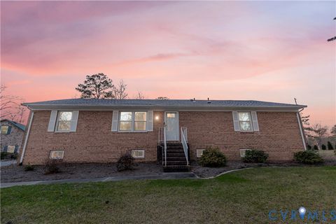 Tiny photo for 20 LAKE CAROLINE DRIVE Dr, Ruther Glen, VA 22546 (MLS # 2600132)